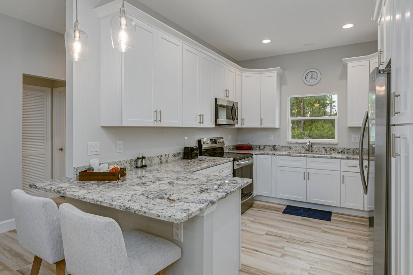 Pearl kitchen breakfast bar